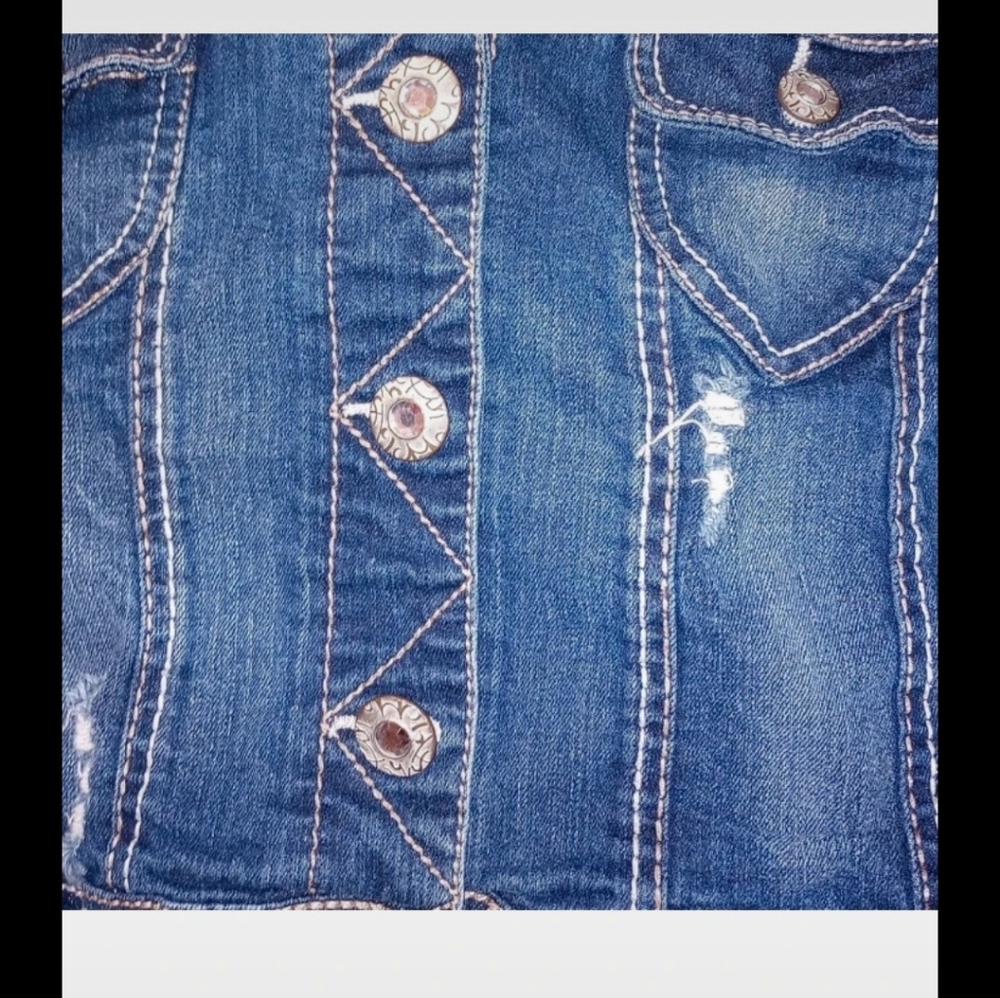 Amethyst Cropped Distressed Denim Jacket Size Medium Measurements Approx: Should - Picture 2 of 7